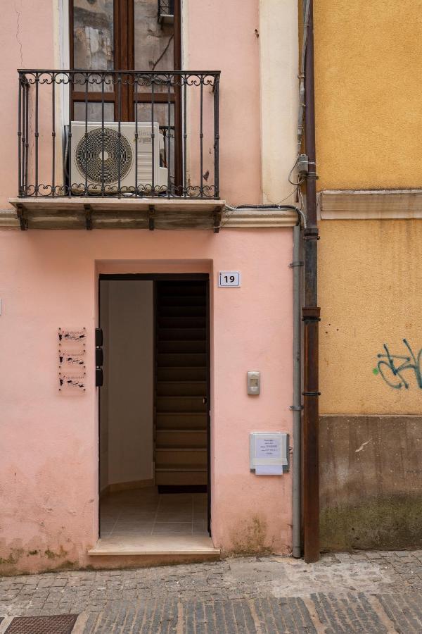 Via Cavour 19, Appartamento Del Conte Iglesias Exterior foto